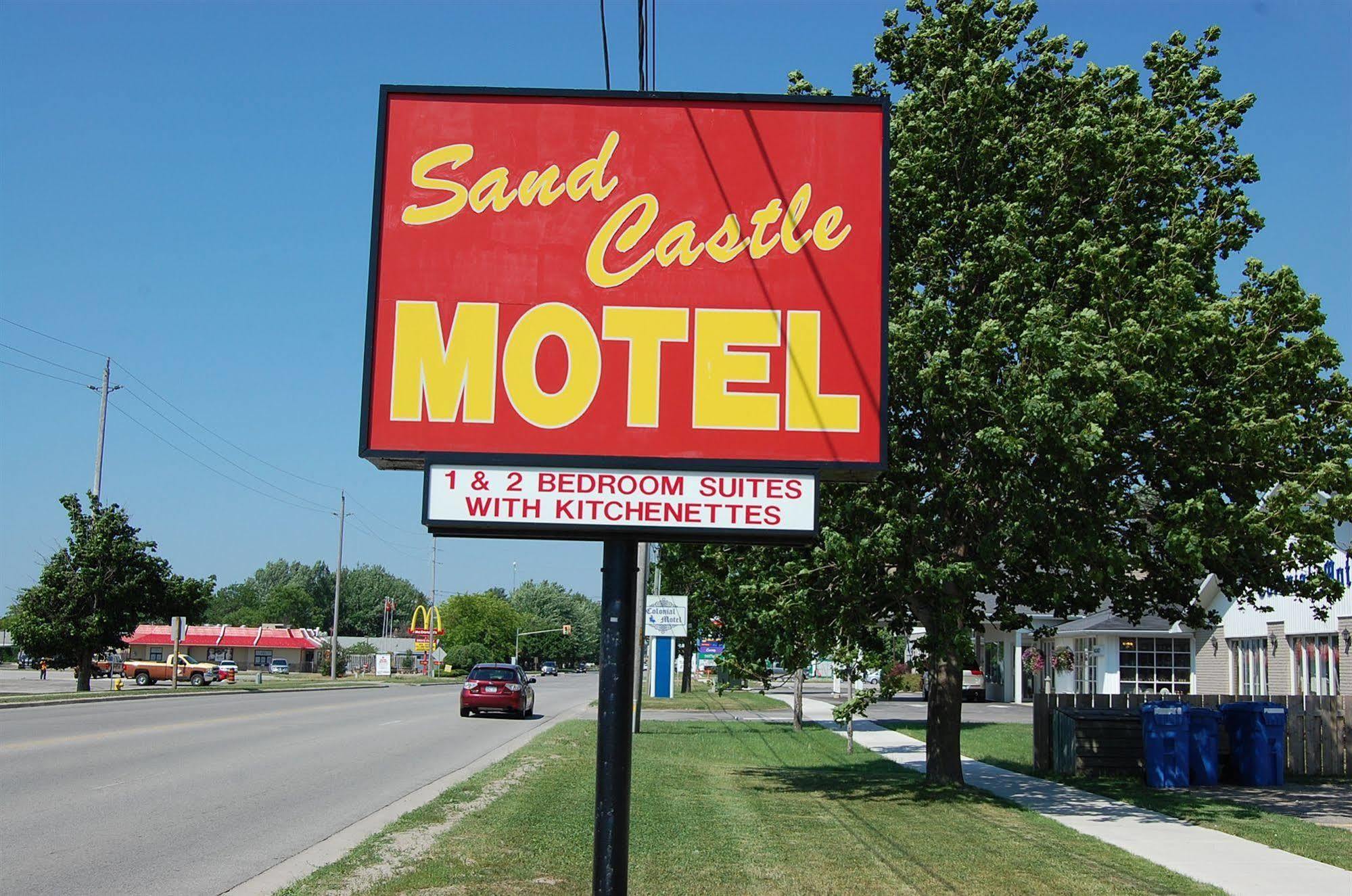 Sand Castle Suites Motel Порт-Элджин Экстерьер фото